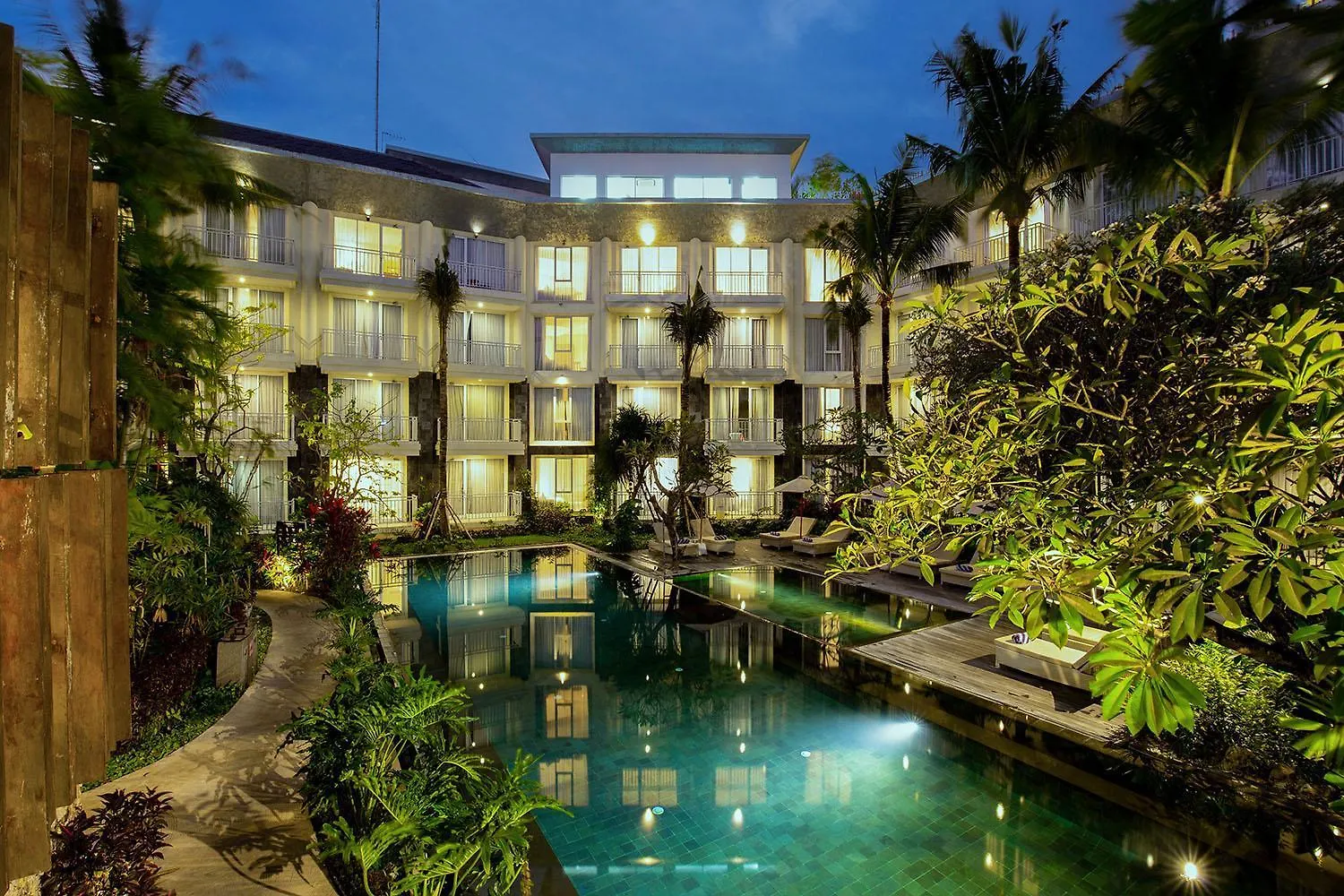 The 1O1 Bali Fontana Seminyak Hotel Legian